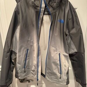 Men’s Size Medium North Face Gray Rain Shell Jacket with Blue Trim
